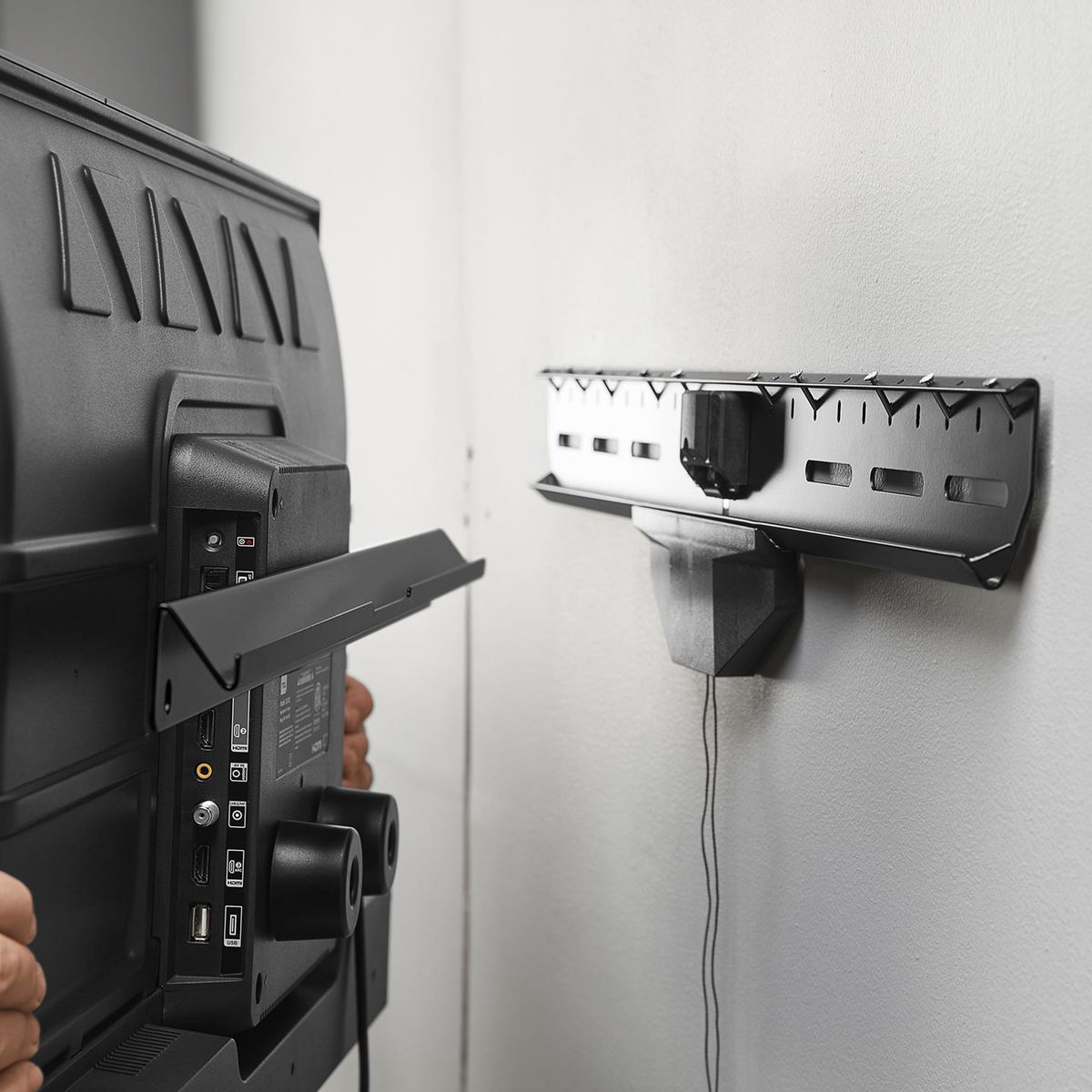 Slim Profile TV Wall Mount Y691